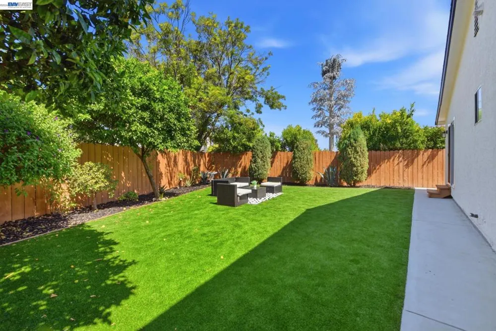 965 Collins Court Hayward, CA 94544