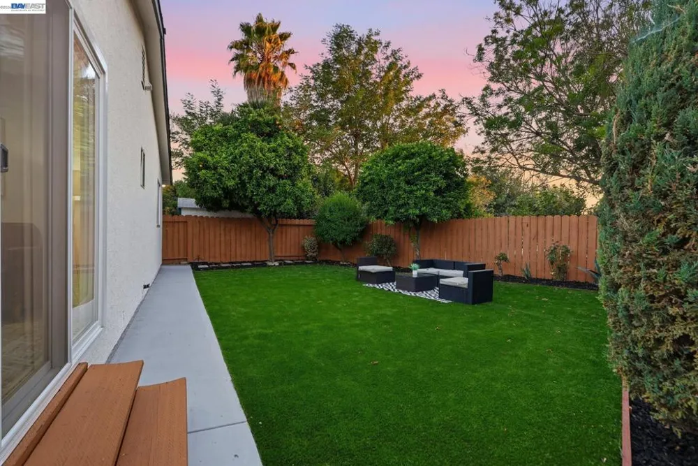 965 Collins Court Hayward, CA 94544