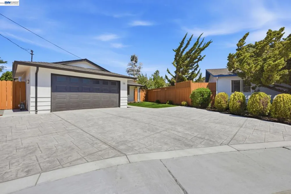 965 Collins Court Hayward, CA 94544