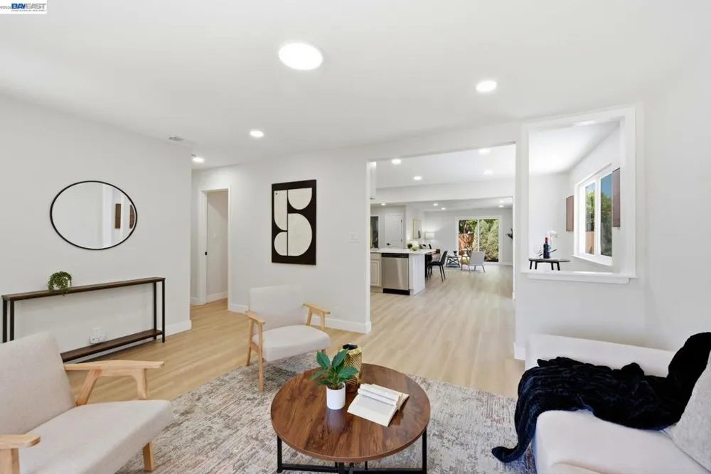 965 Collins Court Hayward, CA 94544