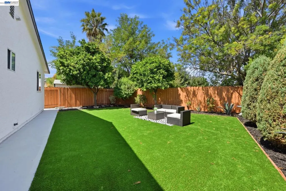 965 Collins Court Hayward, CA 94544