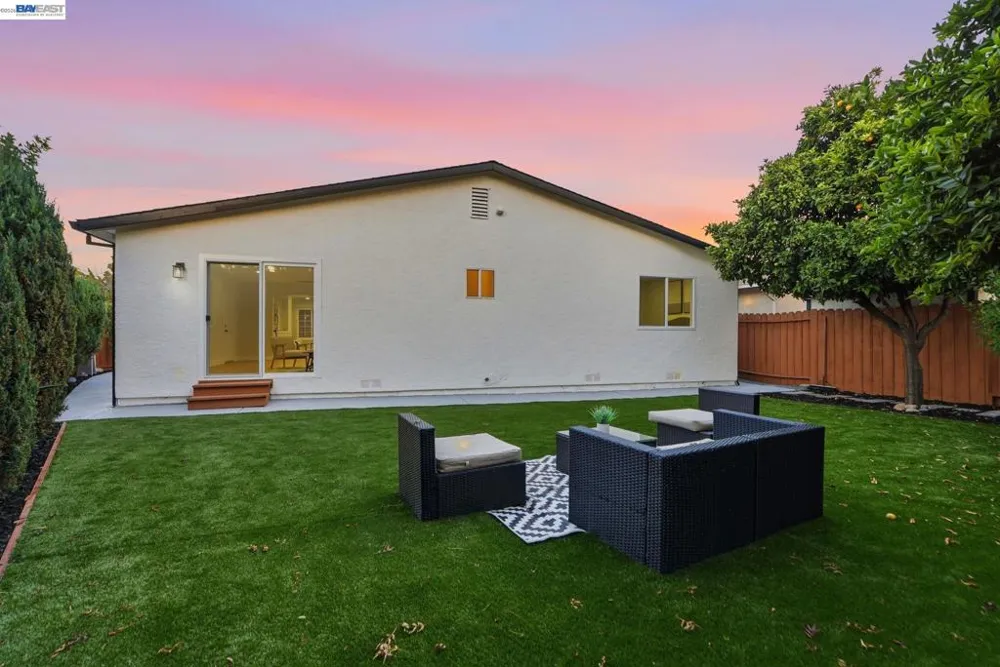 965 Collins Court Hayward, CA 94544