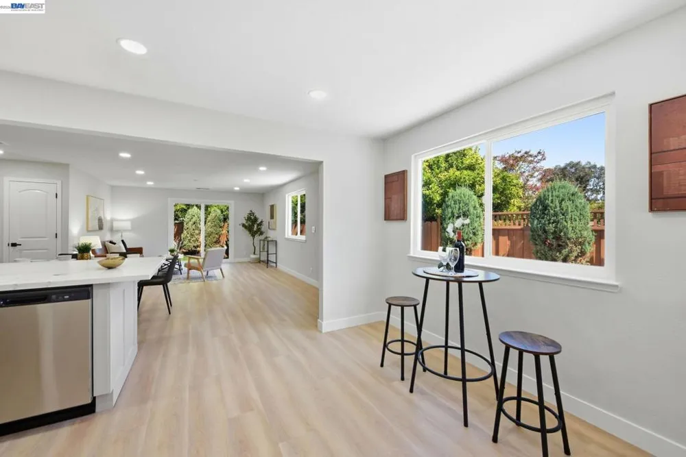 965 Collins Court Hayward, CA 94544