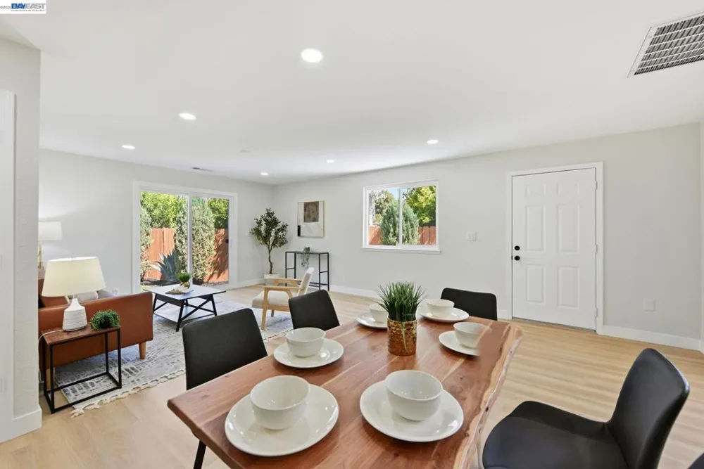 965 Collins Court Hayward, CA 94544