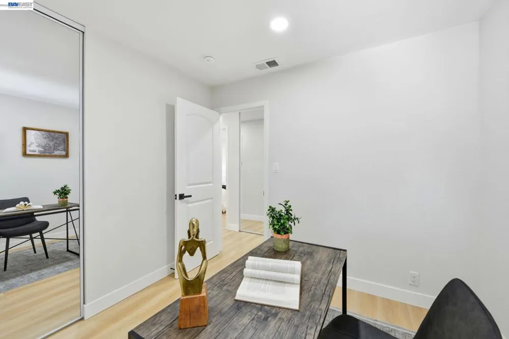 965 Collins Court Hayward, CA 94544