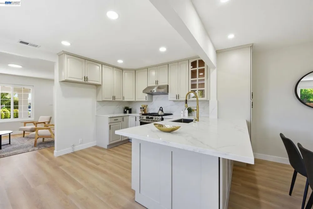 965 Collins Court Hayward, CA 94544