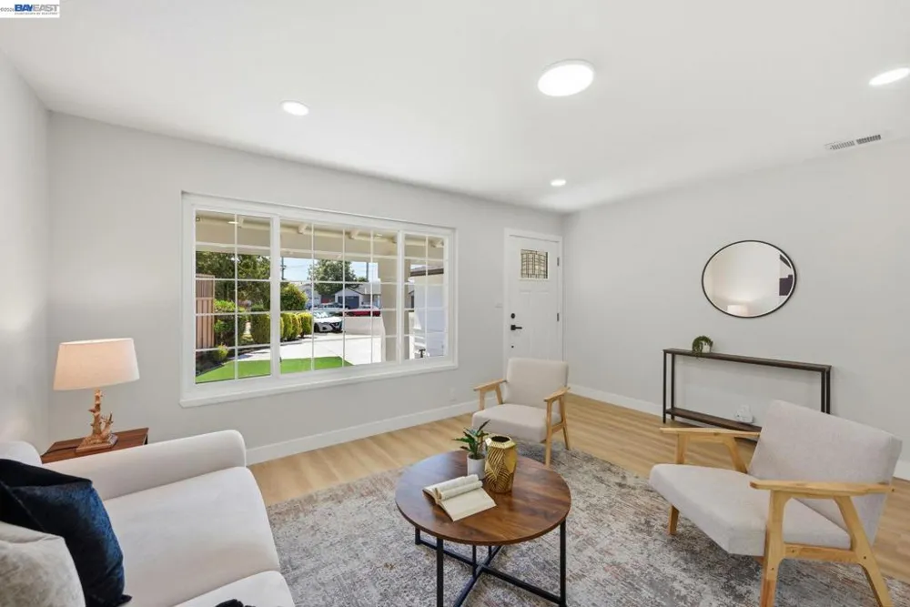 965 Collins Court Hayward, CA 94544