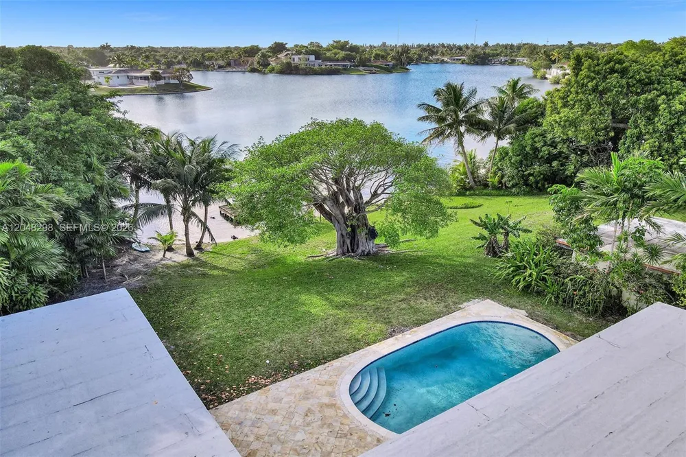 19260 NE 22nd Ave North Miami Beach, FL 33180