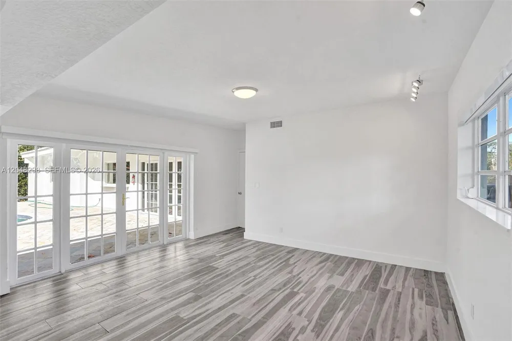 19260 NE 22nd Ave North Miami Beach, FL 33180