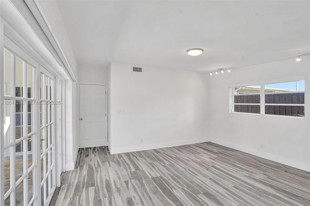19260 NE 22nd Ave North Miami Beach, FL 33180