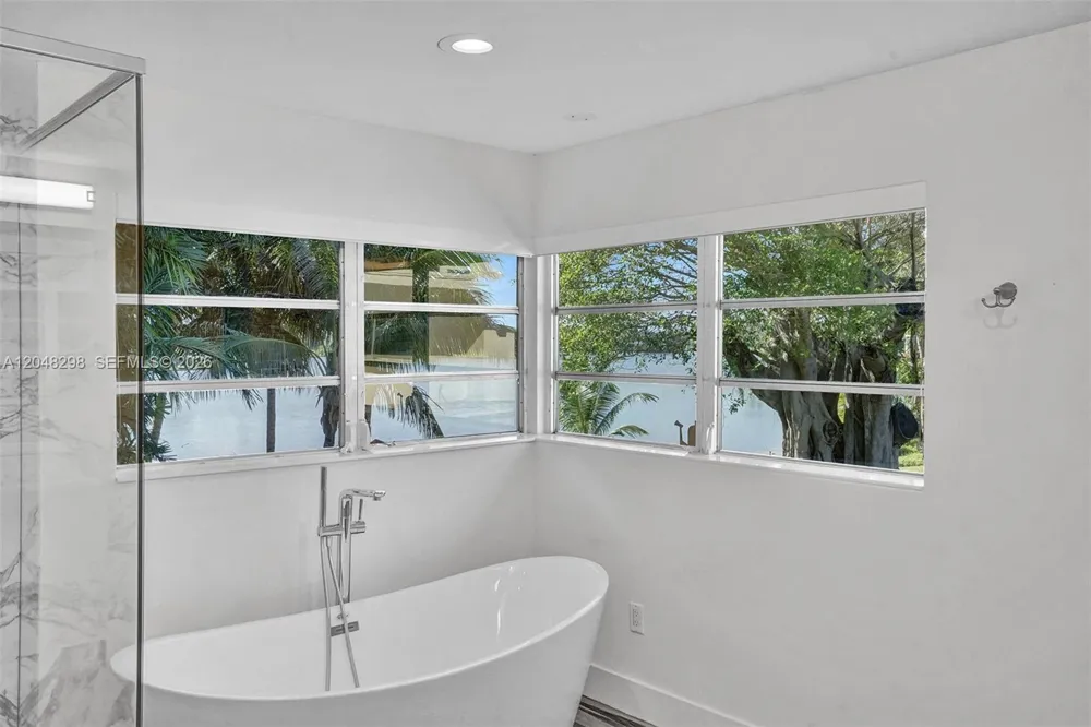 19260 NE 22nd Ave North Miami Beach, FL 33180