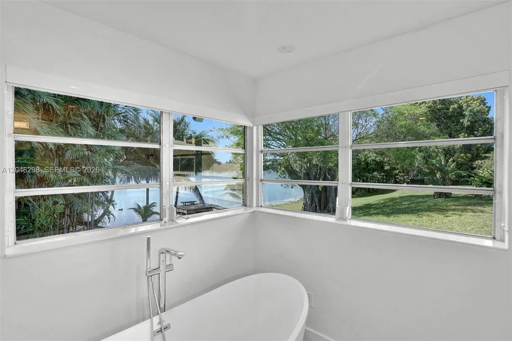19260 NE 22nd Ave North Miami Beach, FL 33180
