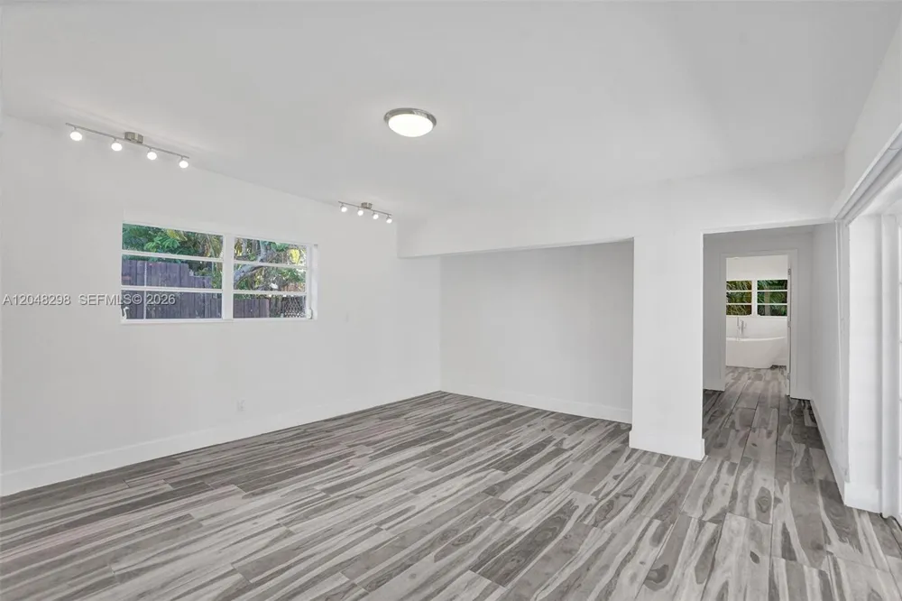 19260 NE 22nd Ave North Miami Beach, FL 33180