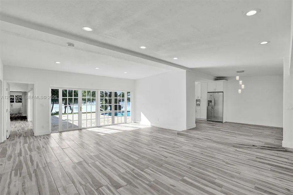 19260 NE 22nd Ave North Miami Beach, FL 33180