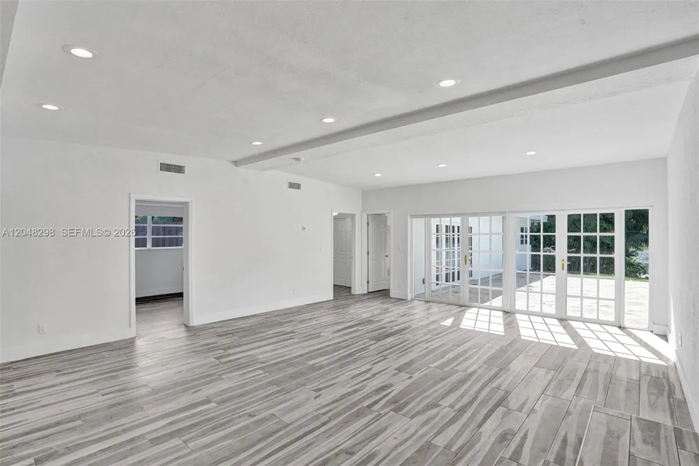 19260 NE 22nd Ave North Miami Beach, FL 33180