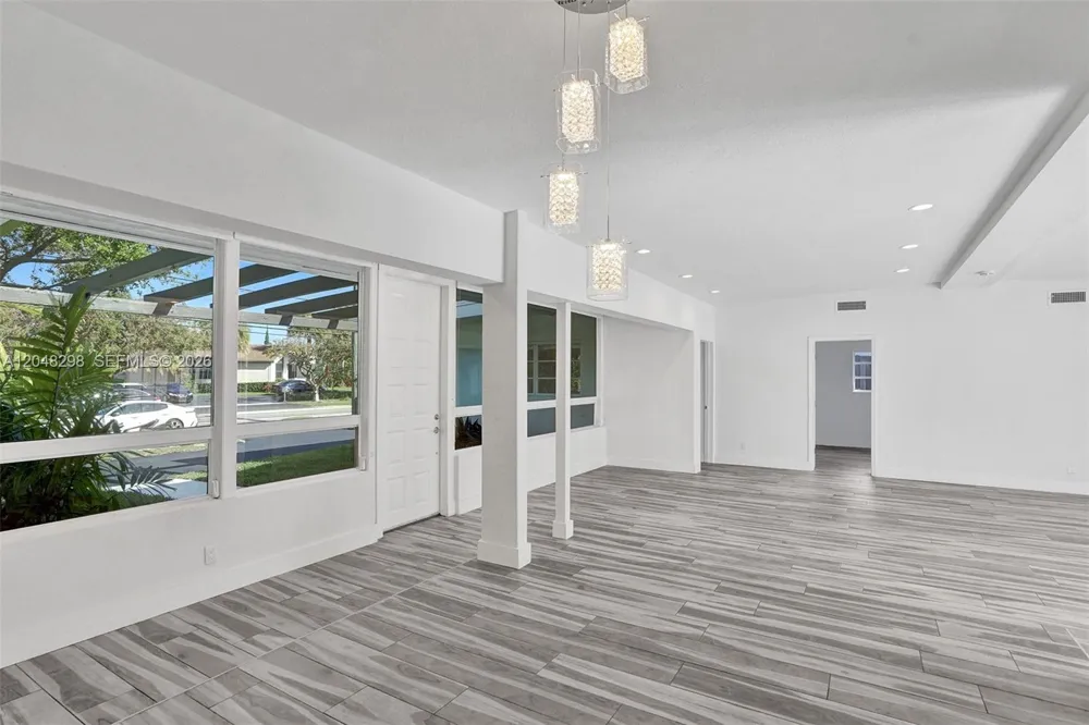 19260 NE 22nd Ave North Miami Beach, FL 33180