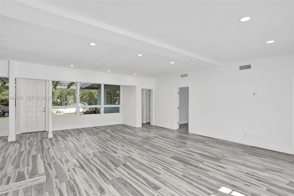 19260 NE 22nd Ave North Miami Beach, FL 33180