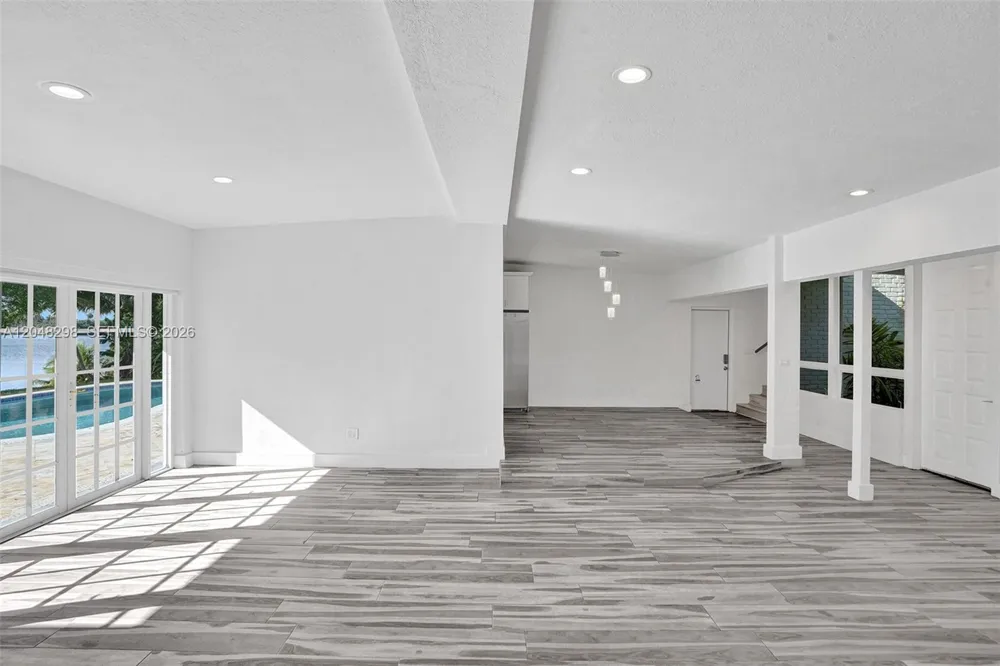 19260 NE 22nd Ave North Miami Beach, FL 33180