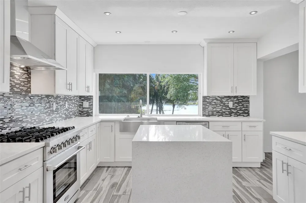 19260 NE 22nd Ave North Miami Beach, FL 33180
