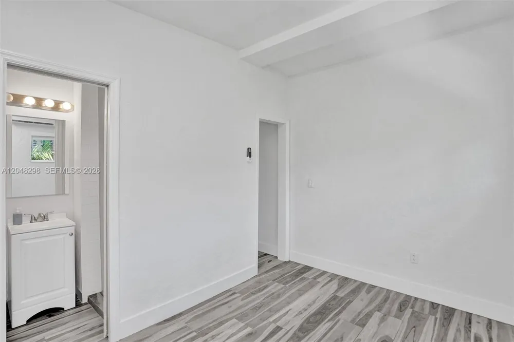 19260 NE 22nd Ave North Miami Beach, FL 33180