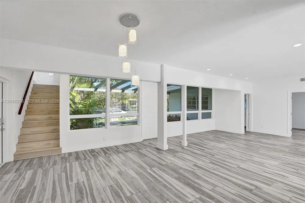 19260 NE 22nd Ave North Miami Beach, FL 33180