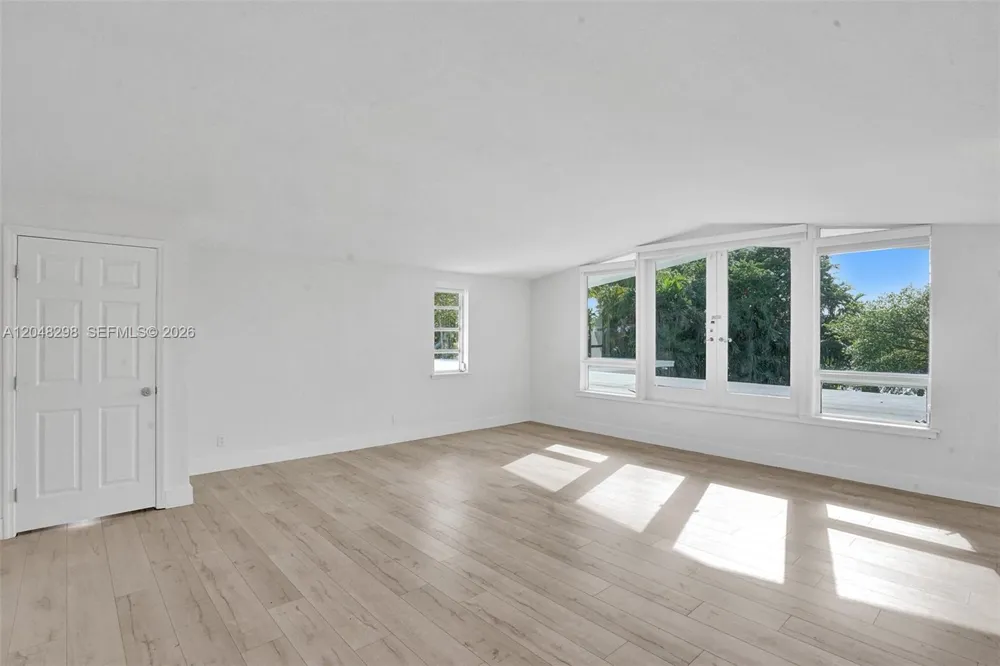 19260 NE 22nd Ave North Miami Beach, FL 33180