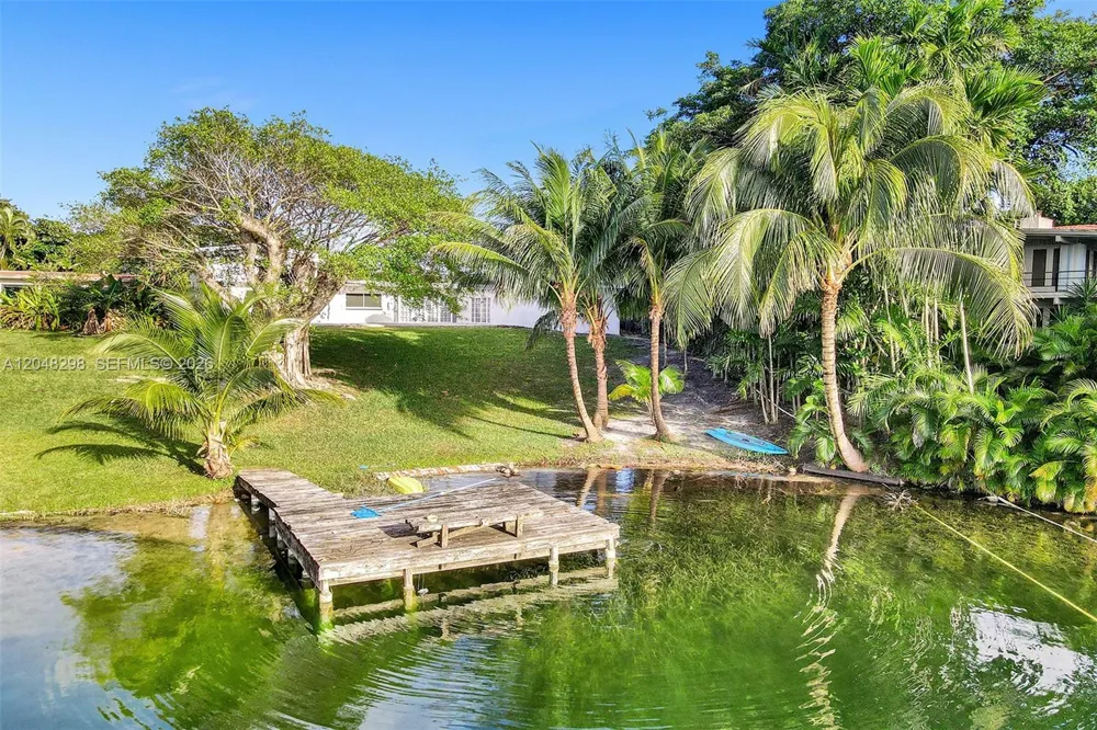 19260 NE 22nd Ave North Miami Beach, FL 33180