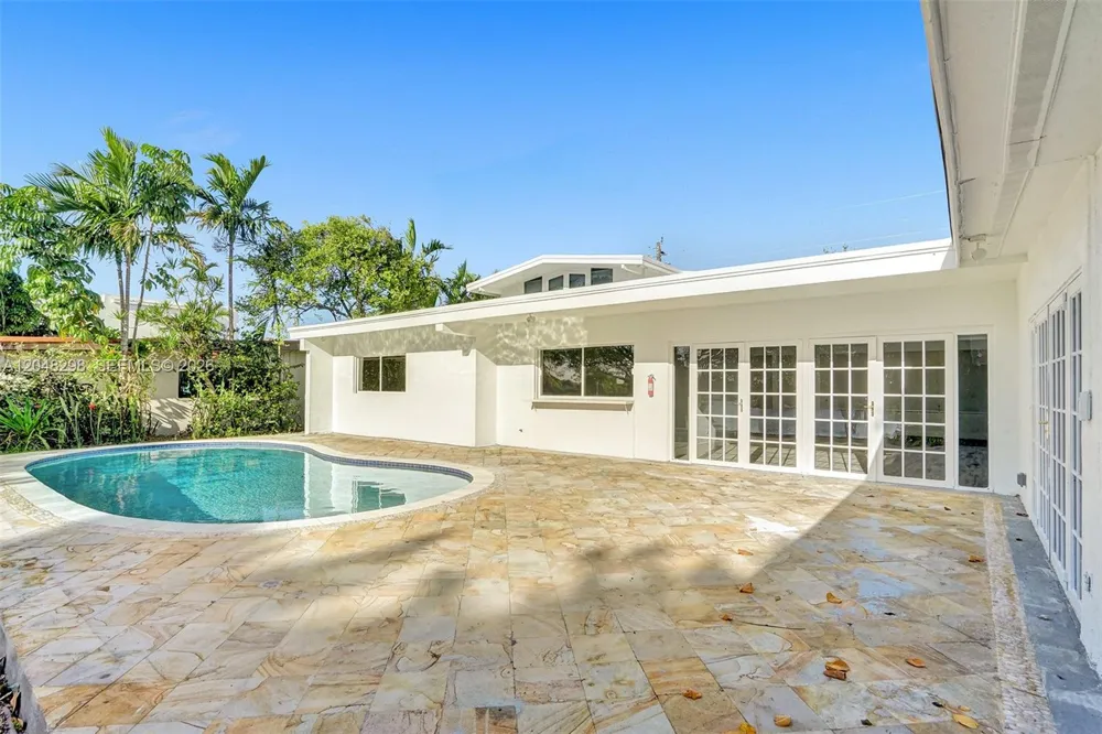 19260 NE 22nd Ave North Miami Beach, FL 33180