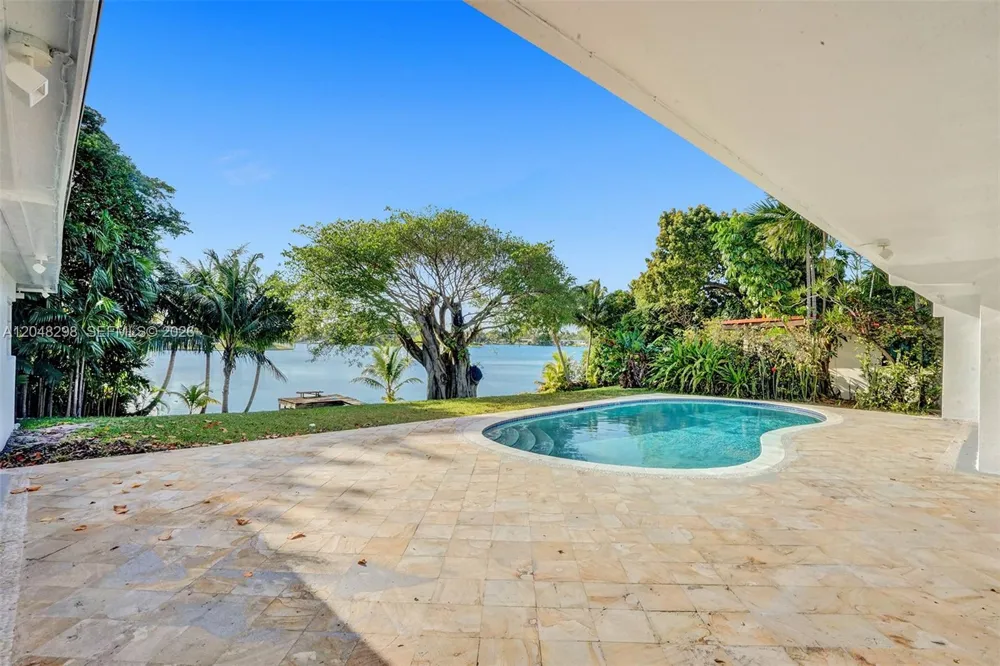19260 NE 22nd Ave North Miami Beach, FL 33180