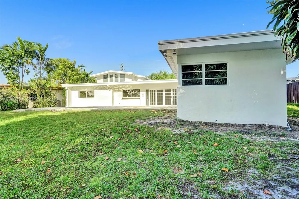 19260 NE 22nd Ave North Miami Beach, FL 33180