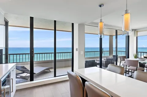 5250 Ocean Drive #10s