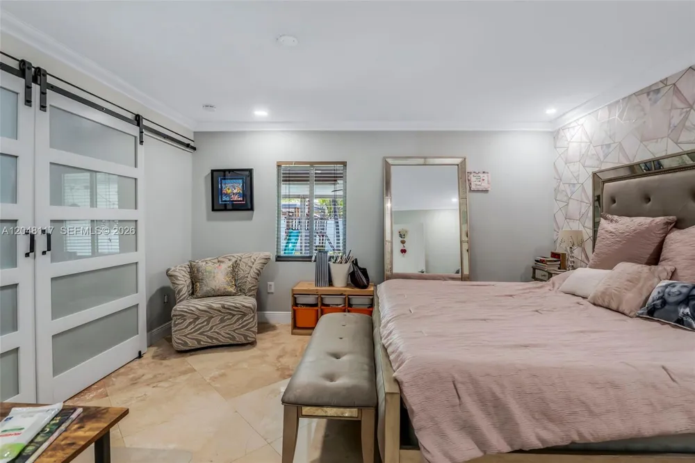 114 SW SW 57th Ct Miami, FL 33144