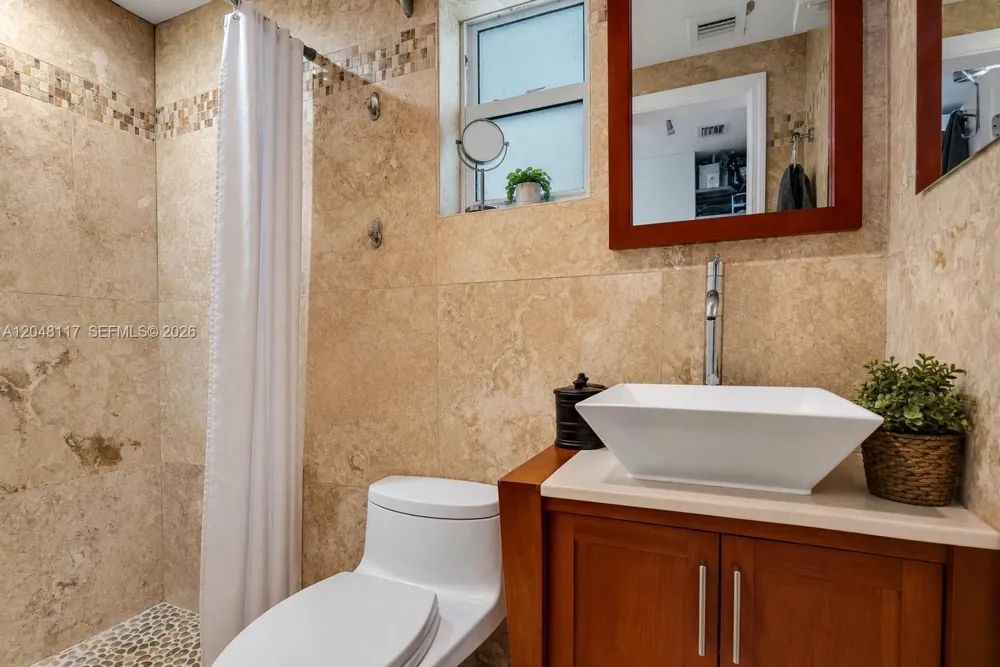 114 SW SW 57th Ct Miami, FL 33144