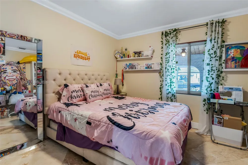 114 SW SW 57th Ct Miami, FL 33144