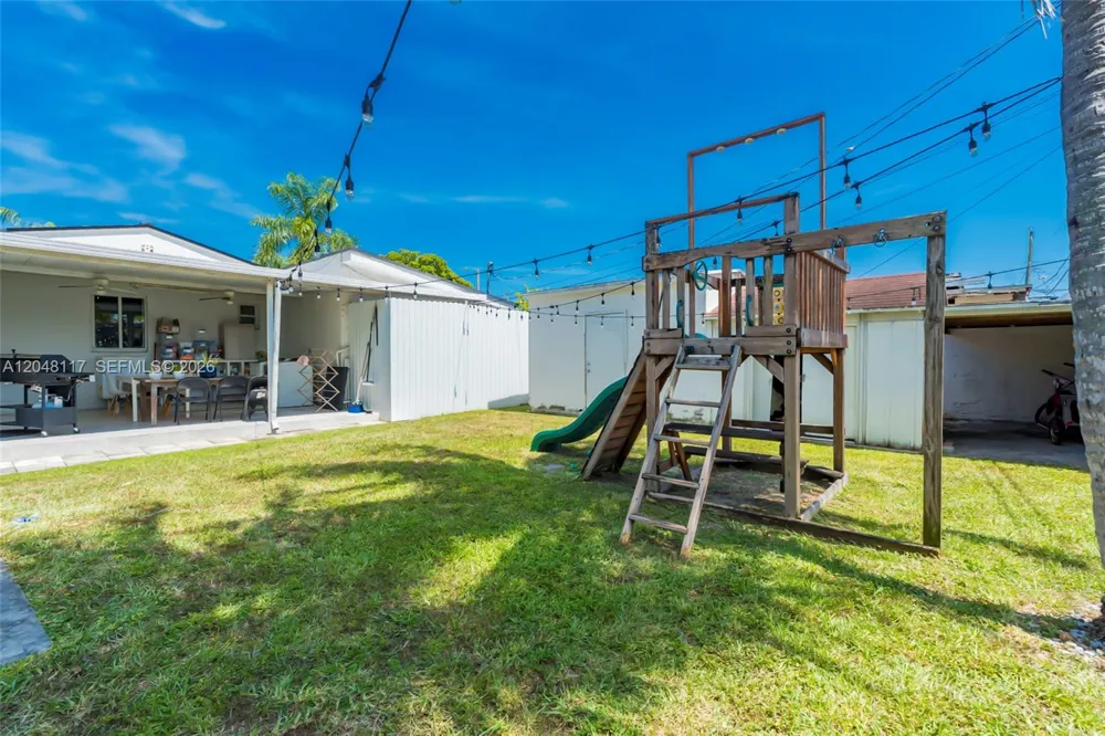 114 SW SW 57th Ct Miami, FL 33144