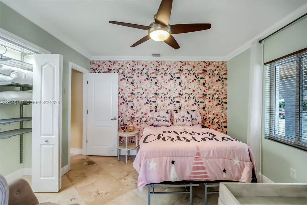 114 SW SW 57th Ct Miami, FL 33144