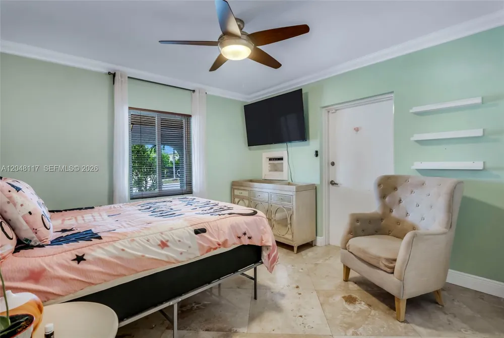 114 SW SW 57th Ct Miami, FL 33144