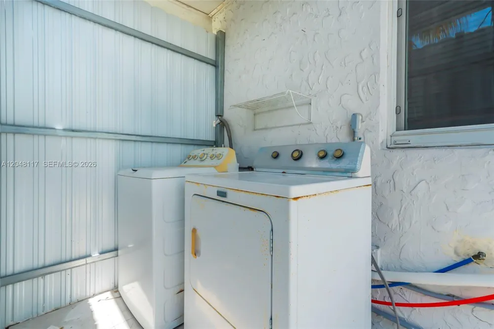 114 SW SW 57th Ct Miami, FL 33144