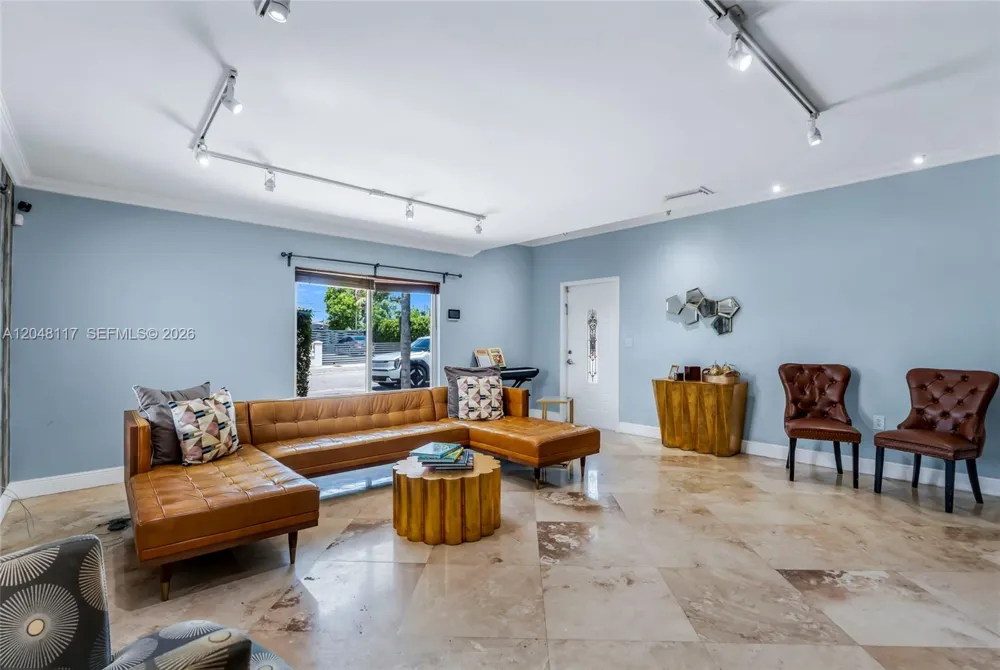114 SW SW 57th Ct Miami, FL 33144