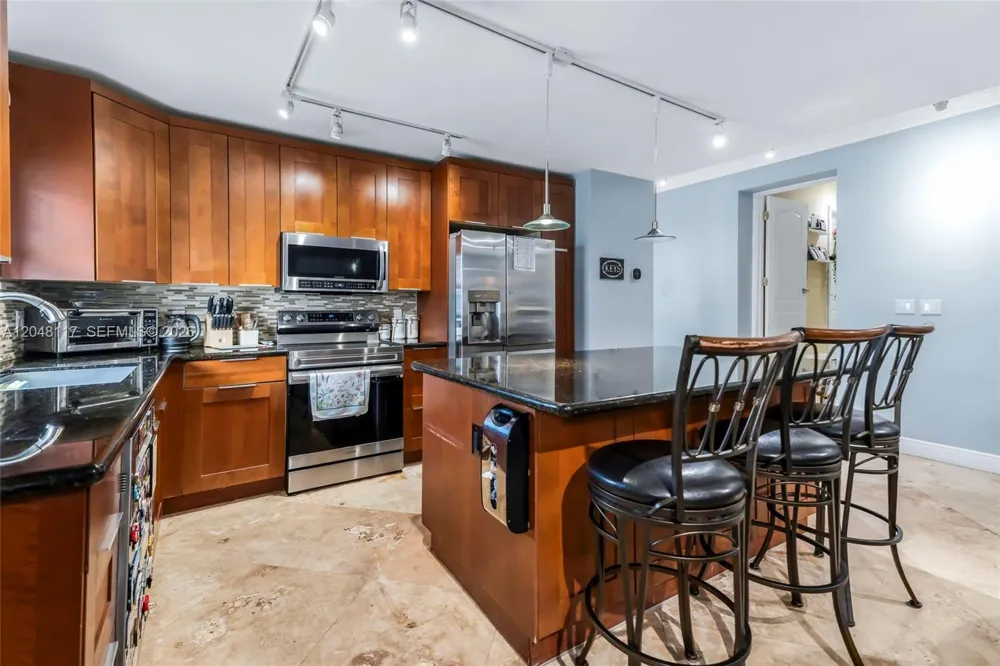 114 SW SW 57th Ct Miami, FL 33144