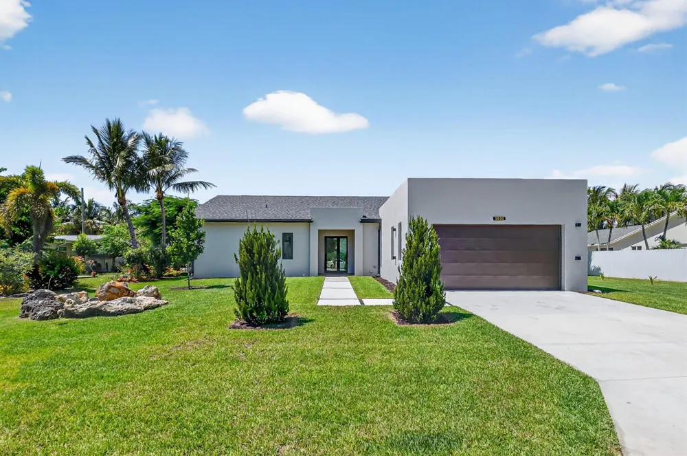 3920 Espan Court Palm Springs, FL 33461