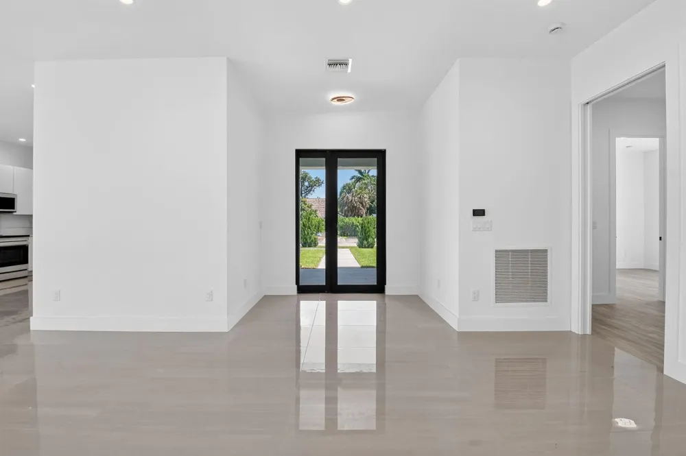 3920 Espan Court Palm Springs, FL 33461