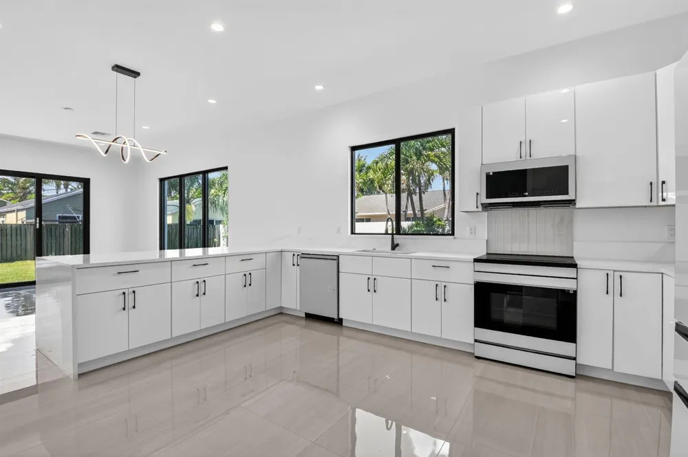 3920 Espan Court Palm Springs, FL 33461