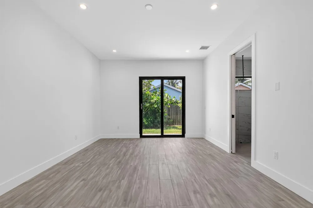 3920 Espan Court Palm Springs, FL 33461