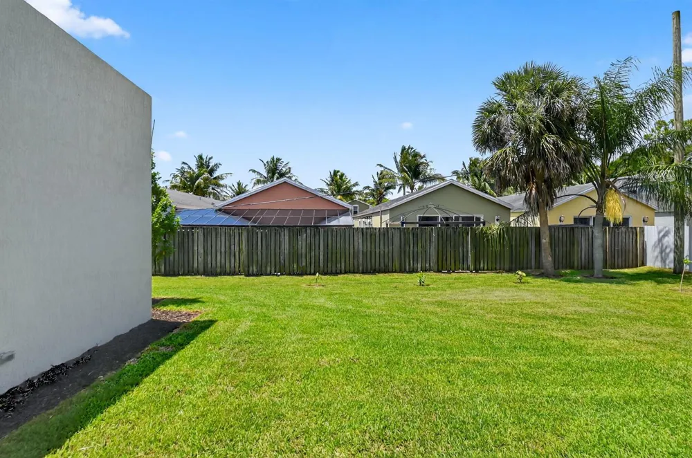 3920 Espan Court Palm Springs, FL 33461
