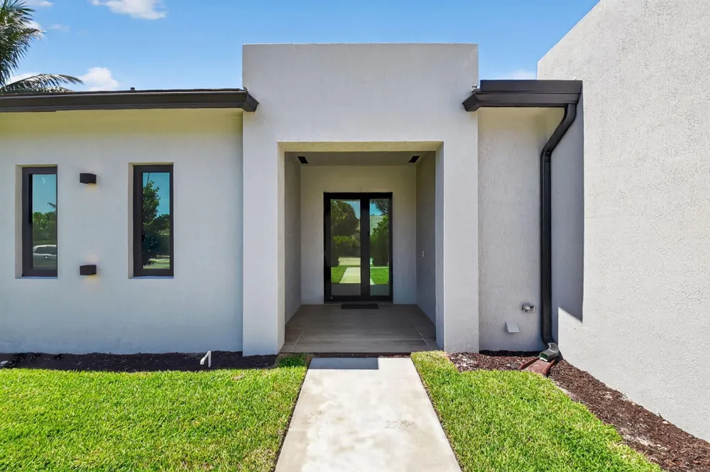 3920 Espan Court Palm Springs, FL 33461