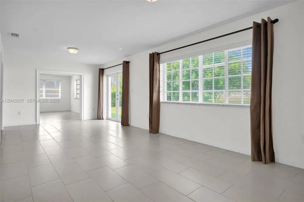 14375 Lake Candlewood Ct Miami Lakes, FL 33014