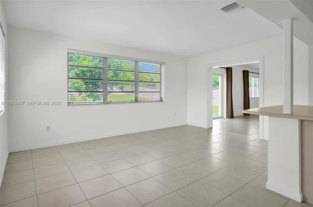 14375 Lake Candlewood Ct Miami Lakes, FL 33014