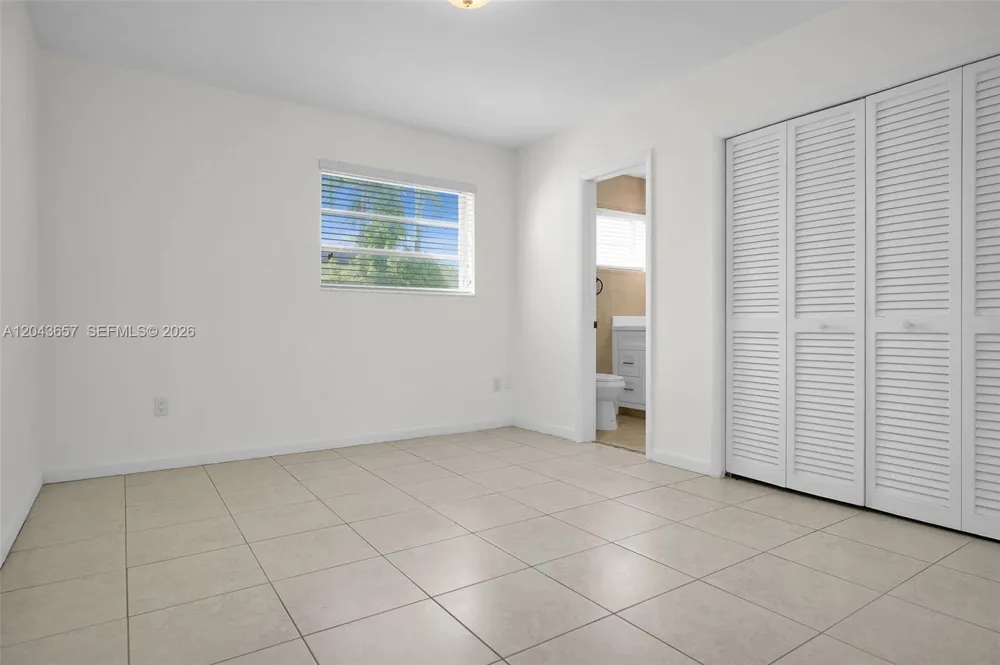14375 Lake Candlewood Ct Miami Lakes, FL 33014