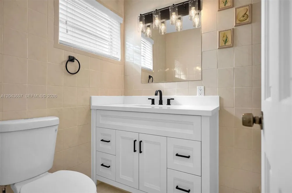 14375 Lake Candlewood Ct Miami Lakes, FL 33014